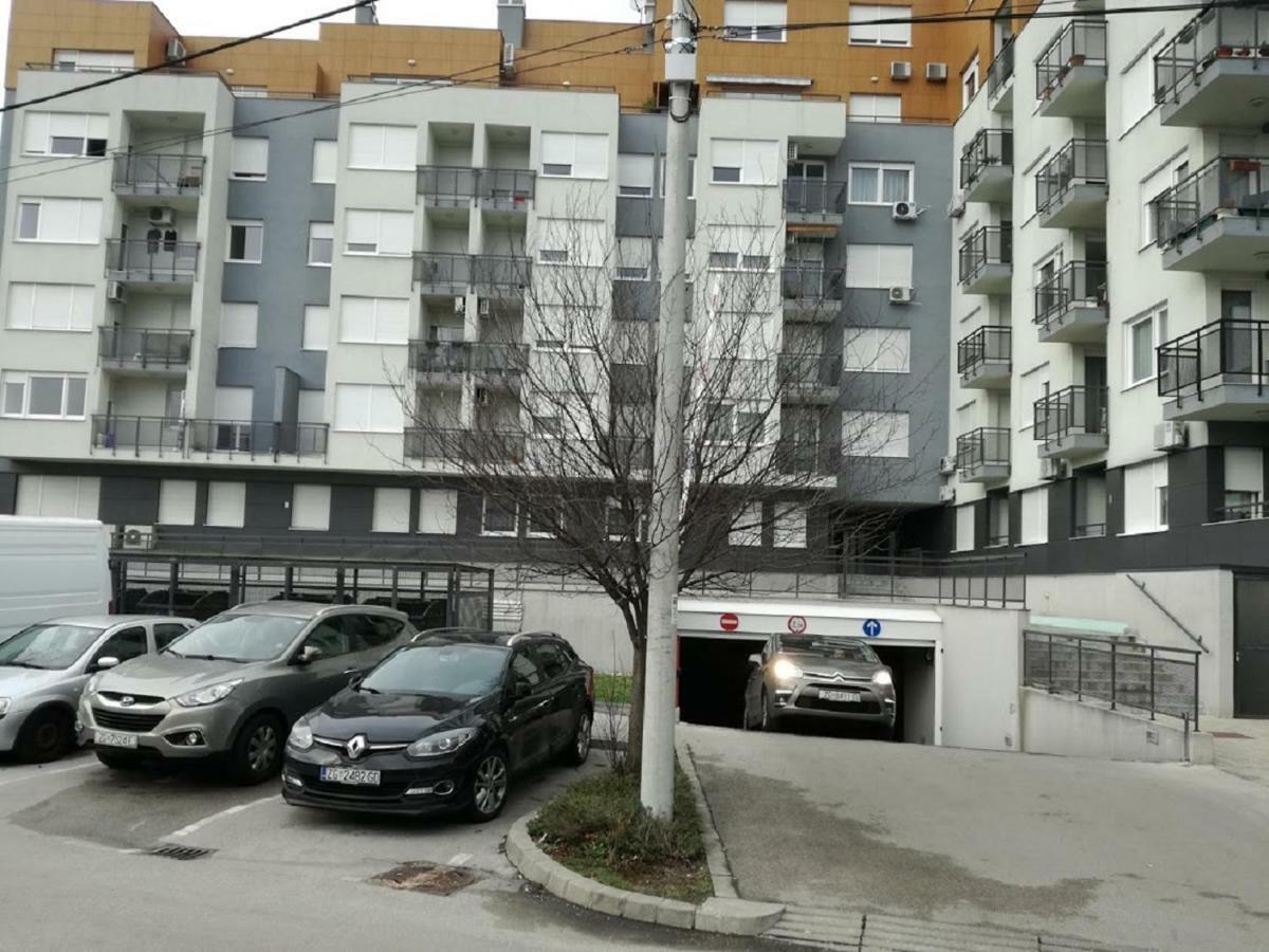 Apartman Ella Apartamento Zagreb Exterior foto